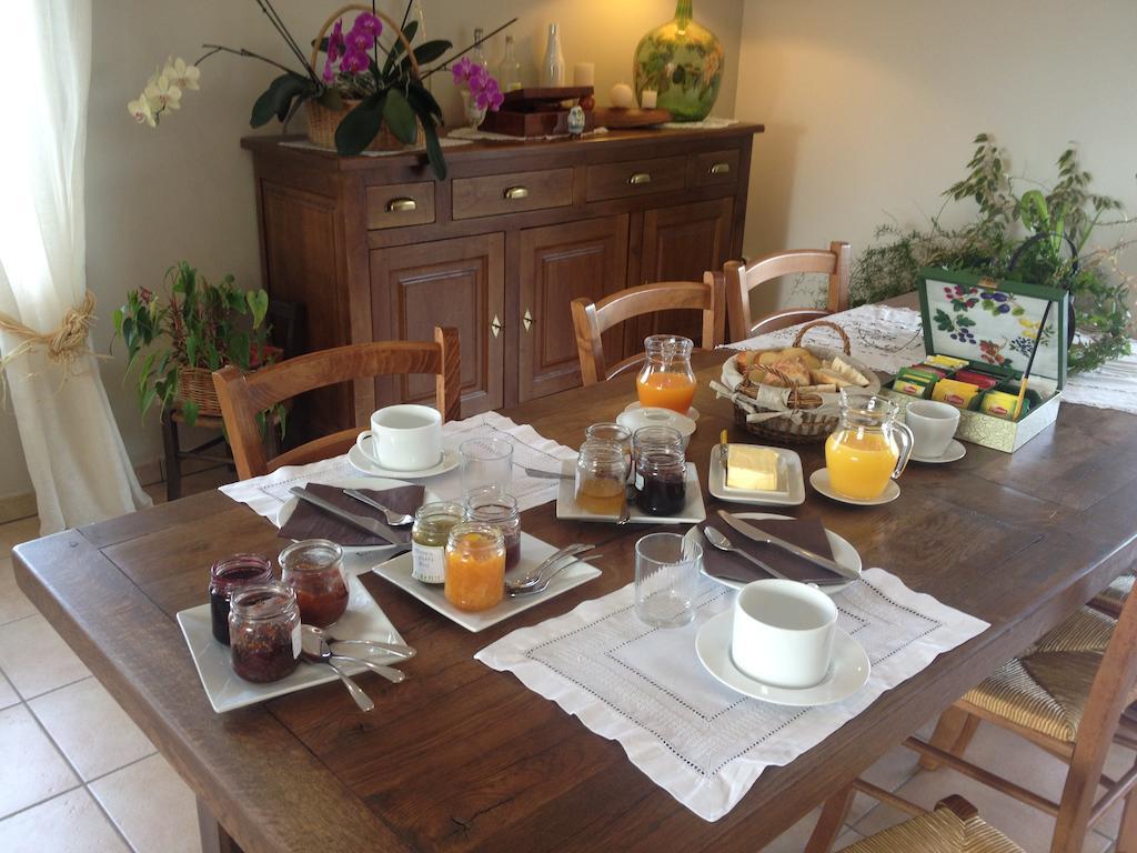 La Bergerie Bed & Breakfast Pollionnay Bagian luar foto